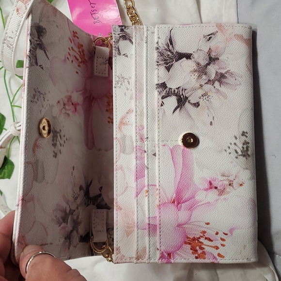 🎄NWT BETSEY JOHNSON WALLET🎄 - Picture 7 of 8